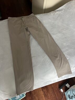 Lululemon athletica commission classic fit pants 32” length